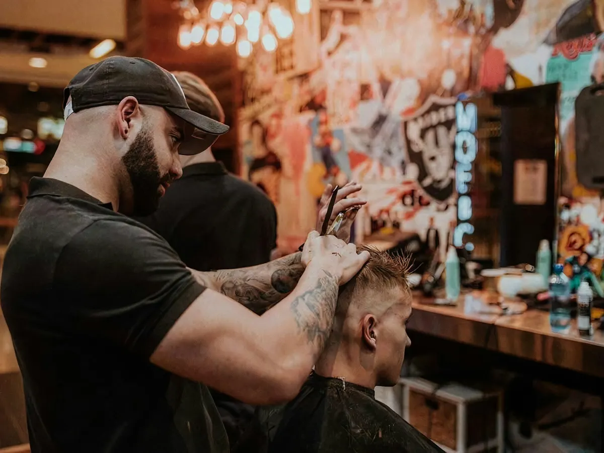 Immagine illustrativa, non raffigura AGMA Barber Hairstyles