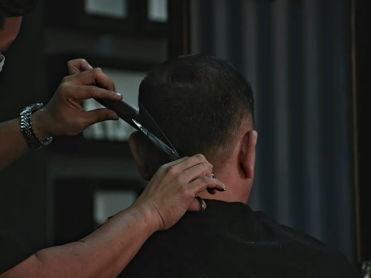 Immagine illustrativa, non raffigura Indaco barber crew